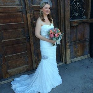 Mikaella sweetheart neck lace wedding dress size 6